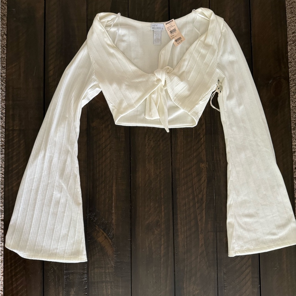 Tilly’s cropped flared long sleeve